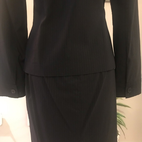 Black Fitted Pin-stripped Suit - Picture 5 of 6